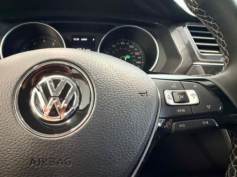 Used 2021 Volkswagen Tiguan S FWD image 34