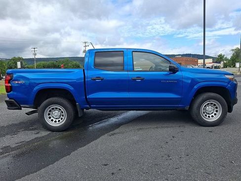 Used 2023 Chevrolet Colorado W/T w/ Advanced Trailering Package AWD/4WD image 7