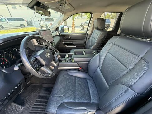 Used 2022 Toyota Tundra Limited AWD/4WD image 10