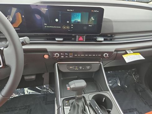 New 2026 Kia Carnival EX image 25