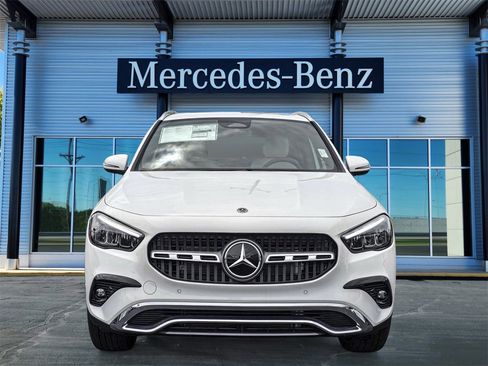 New 2025 Mercedes-Benz GLA 250 4MATIC image 2