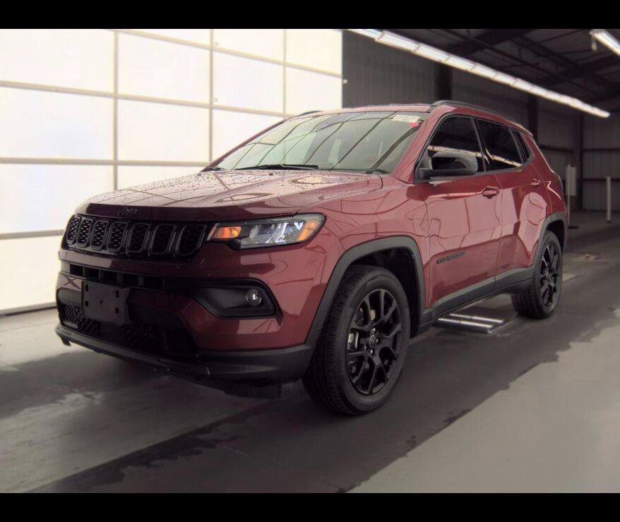 Used 2026 Jeep Compass Latitude AWD/4WD image 8