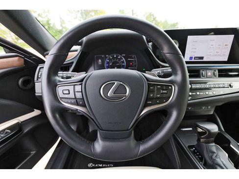 Used 2025 Lexus ES 350 w/ Premium Package FWD image 13