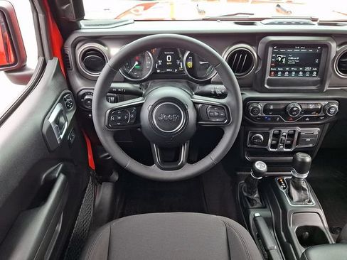 Used 2023 Jeep Wrangler Unlimited AWD/4WD image 11