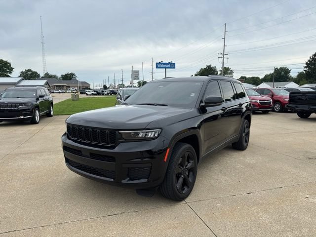 Used 2023 Jeep Grand Cherokee L Laredo AWD/4WD image 3