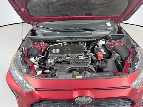 Used 2020 Toyota RAV4 LE FWD image 30