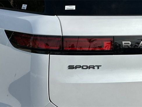Certified 2025 Land Rover Range Rover Sport SE image 26