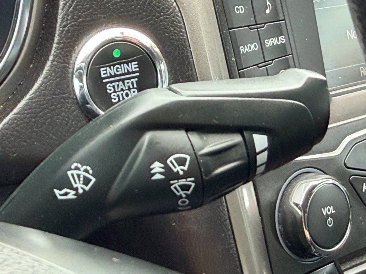 Used 2018 Ford Fusion SE FWD image 32