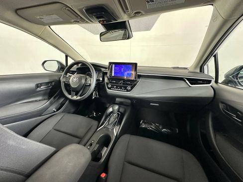 Used 2024 Toyota Corolla LE FWD image 2