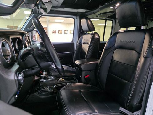 Used 2021 Jeep Wrangler Unlimited Sahara w/ Cold Weather Group image 15