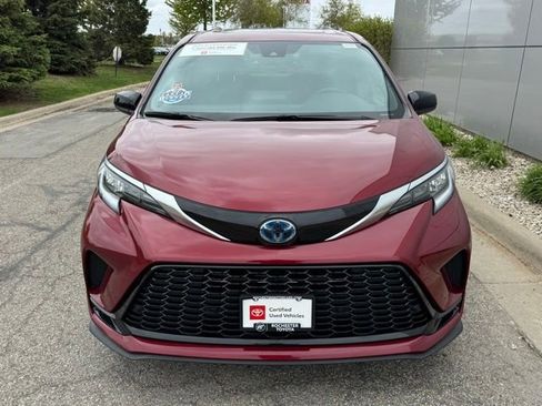 Certified 2022 Toyota Sienna XSE w/ XSE Plus Package AWD/4WD image 40