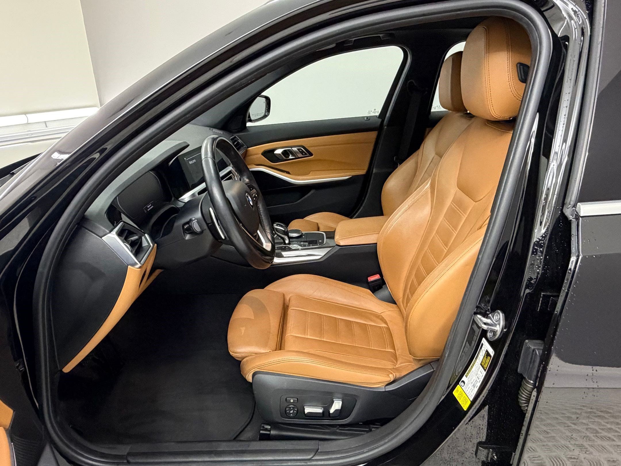 Used 2019 BMW 330i Sedan w/ Premium Package RWD image 5