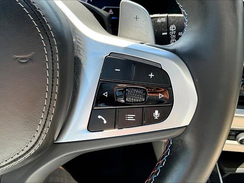 Used 2025 BMW X7 M60i image 17