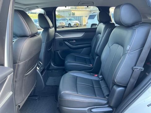 Used 2024 MAZDA CX-90 Plug-In Hybrid w/ Premium Pkg image 16