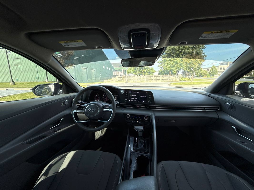Used 2022 Hyundai Elantra SEL FWD image 15
