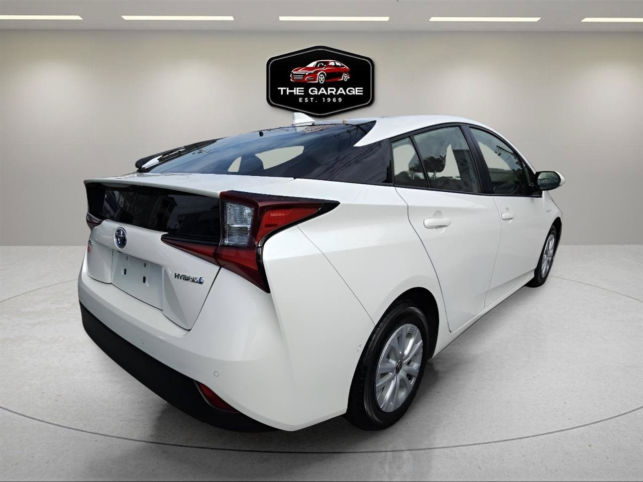 Used 2019 Toyota Prius LE FWD image 7