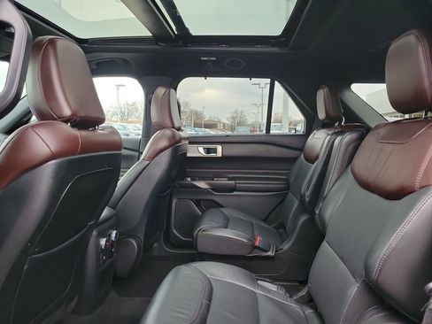 Certified 2020 Ford Explorer Platinum image 13