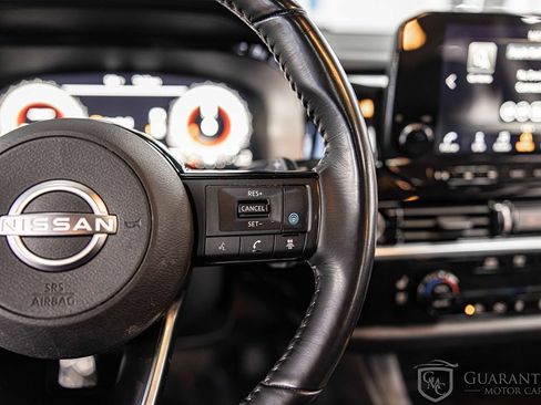 Used 2022 Nissan Pathfinder Platinum w/ Cargo Package image 26