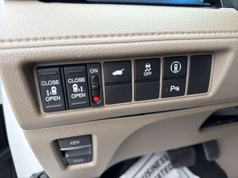 Certified 2023 Honda Odyssey Touring image 21