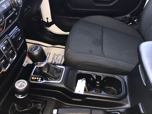 Used 2022 Jeep Gladiator Sport AWD/4WD image 21