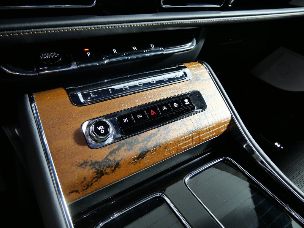 Certified 2025 Lincoln Aviator Black Label AWD/4WD image 21
