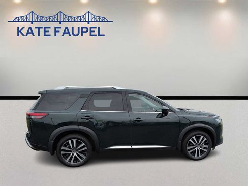 Used 2025 Nissan Pathfinder Platinum FWD image 8