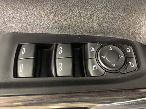 Used 2020 Chevrolet Silverado 1500 LTZ w/ LTZ Plus Package AWD/4WD image 30