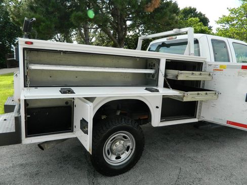 Used 2014 Ford F250 XL w/ Power Equipment Group AWD/4WD image 8
