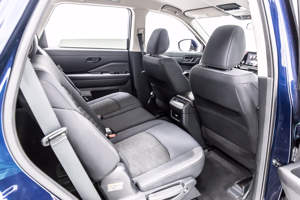 Used 2025 Nissan Pathfinder SV AWD/4WD image 33