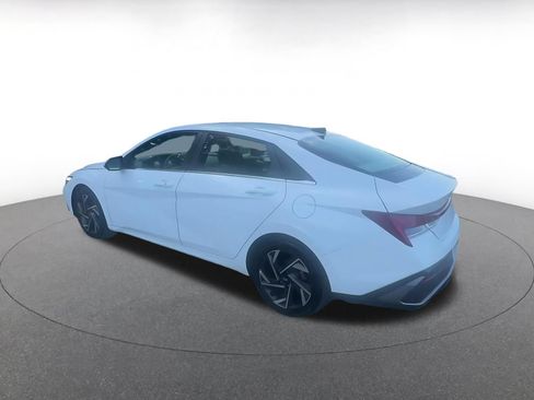 Used 2025 Hyundai Elantra SEL FWD image 8