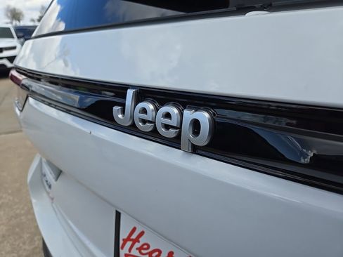New 2026 Jeep Grand Cherokee Limited AWD/4WD image 24
