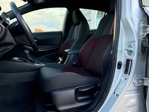 Used 2024 Toyota Corolla SE image 2