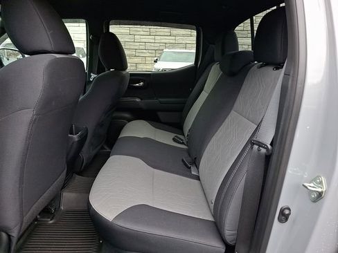 Used 2020 Toyota Tacoma TRD Sport w/ Blackout Package image 10