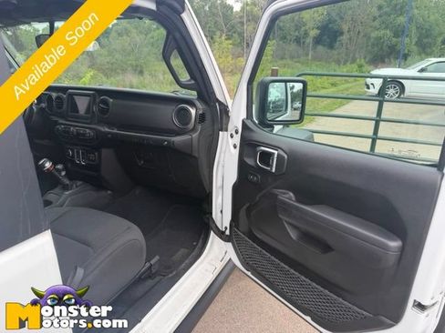 Used 2022 Jeep Wrangler Sport AWD/4WD image 12