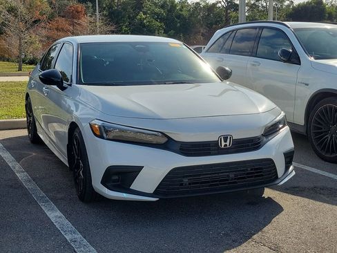 Used 2022 Honda Civic Sport image 3