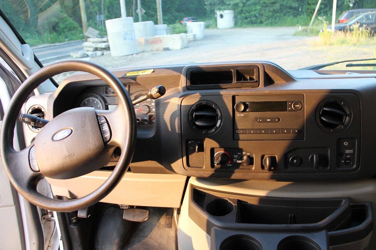 Used 2013 Ford E-250 and Econoline 250 w/ PWR Group RWD image 29