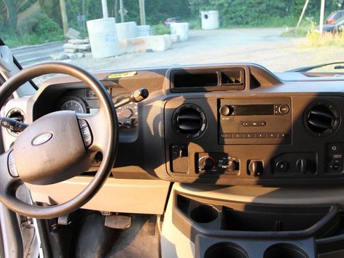 Used 2013 Ford E-250 and Econoline 250 w/ PWR Group RWD image 29