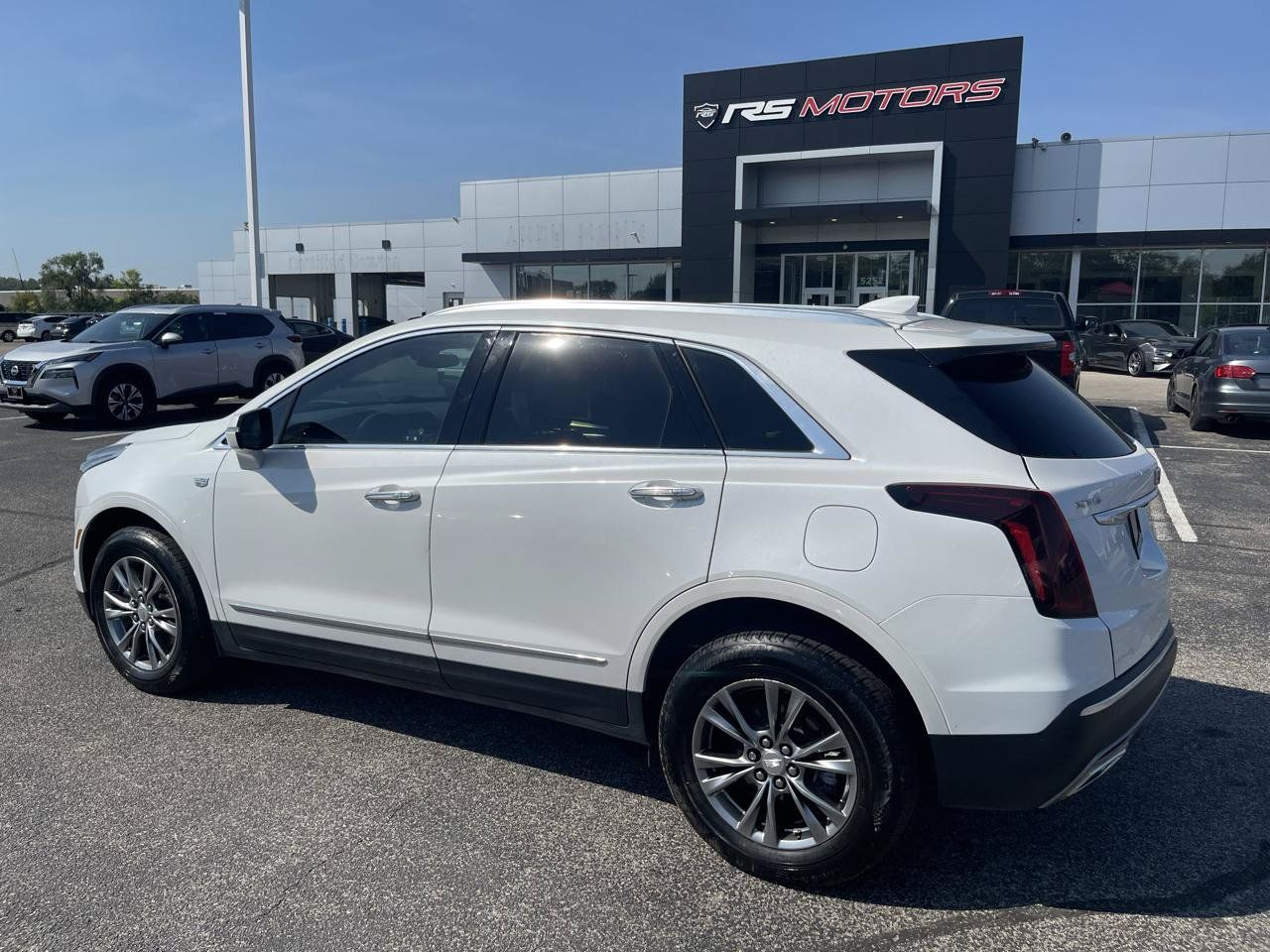 Used 2021 Cadillac XT5 Premium Luxury FWD image 3