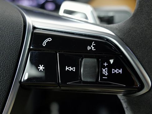 Used 2023 Audi e-tron GT Premium Plus image 48