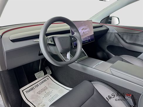 Used 2026 Tesla Model Y Performance image 9