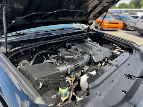 Used 2014 Toyota 4Runner SR5 image 16