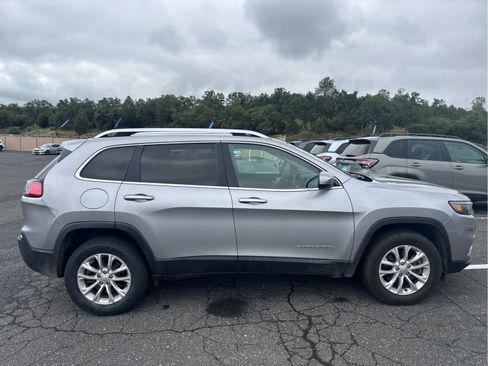 Used 2019 Jeep Cherokee Latitude w/ Popular Appearance Group AWD/4WD image 4