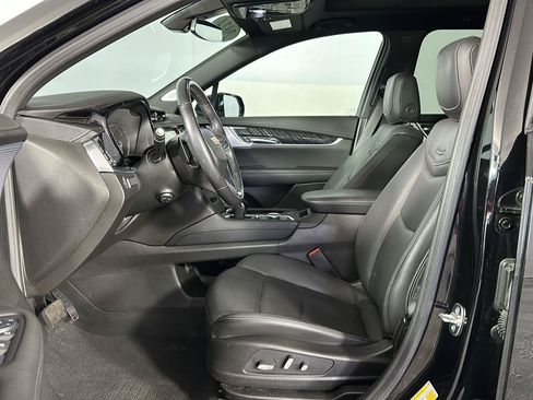Used 2024 Cadillac XT6 Premium Luxury AWD/4WD image 8