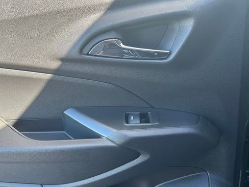 New 2025 Chevrolet Trax LT w/ LT Convenience Package image 17