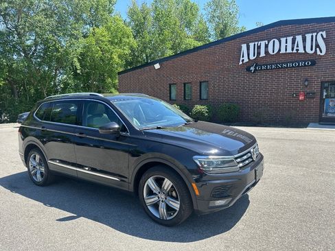 Used 2018 Volkswagen Tiguan SEL Premium image 1