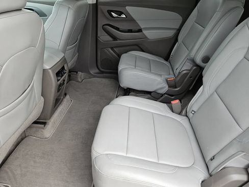Used 2018 Chevrolet Traverse Premier w/ Driver Confidence II Package FWD image 31