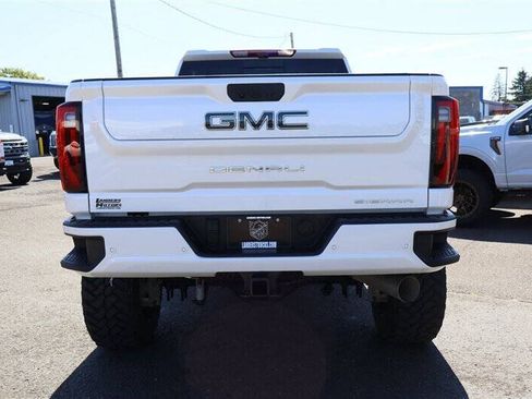 Used 2025 GMC Sierra 3500 Denali Ultimate AWD/4WD image 4