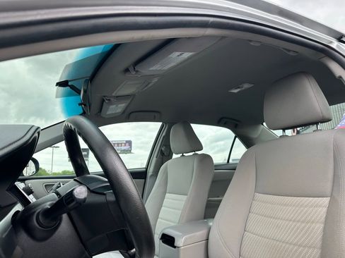 Used 2016 Toyota Camry LE image 13