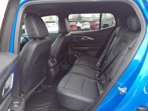 New 2026 Chevrolet Equinox EV LT w/ LPO, Blackout Package image 12