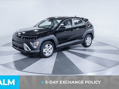 Used 2025 Hyundai Kona SE image 3
